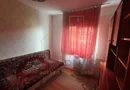 Soarelui. Decomandat. Mobilat si utilat. Se poate prelua cu chiriasi.