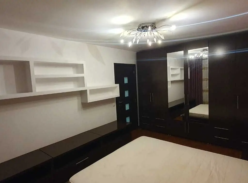 Inchirez apartament 13 septembrie de 2 camere transformat in 3 camere