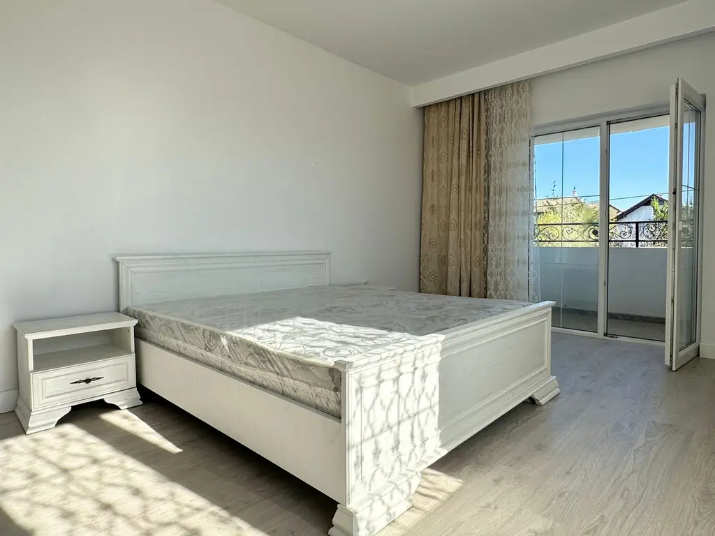 Vânzare casă 5 camere nouă elegantă și spațioasă în Hărman