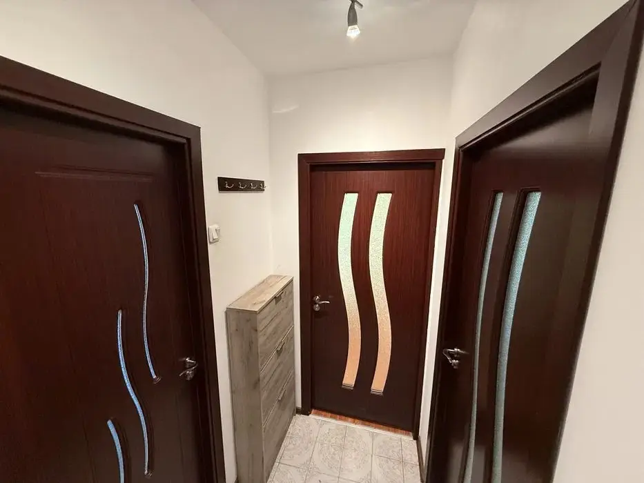 Apartament de Vanzare - 2 Camere - Aparatorii Patriei - 50 mp