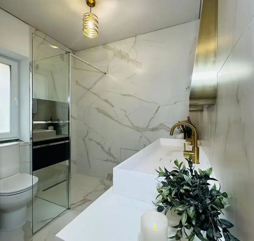 Casă la cheie, 140 mp + teren 540 mp — Zonă centrală Oradea. 387.000 E