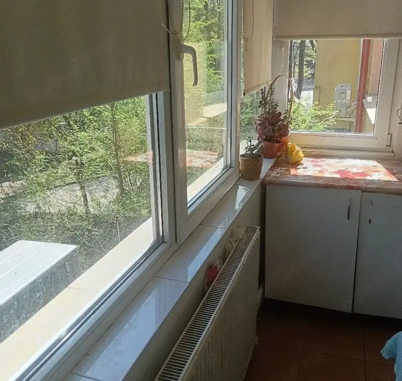 De inchiriat aparatament cu 2 camere, ultracentral , 400 euro
