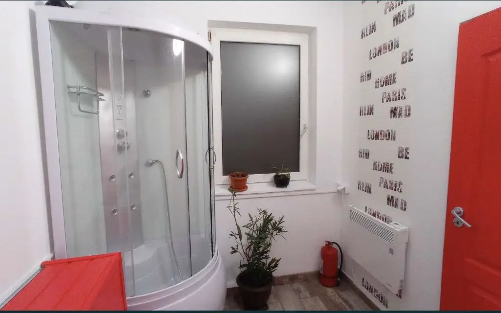 BRASADAS vinde casa 4 cam teren 688mp in zona Lucian Blaga.