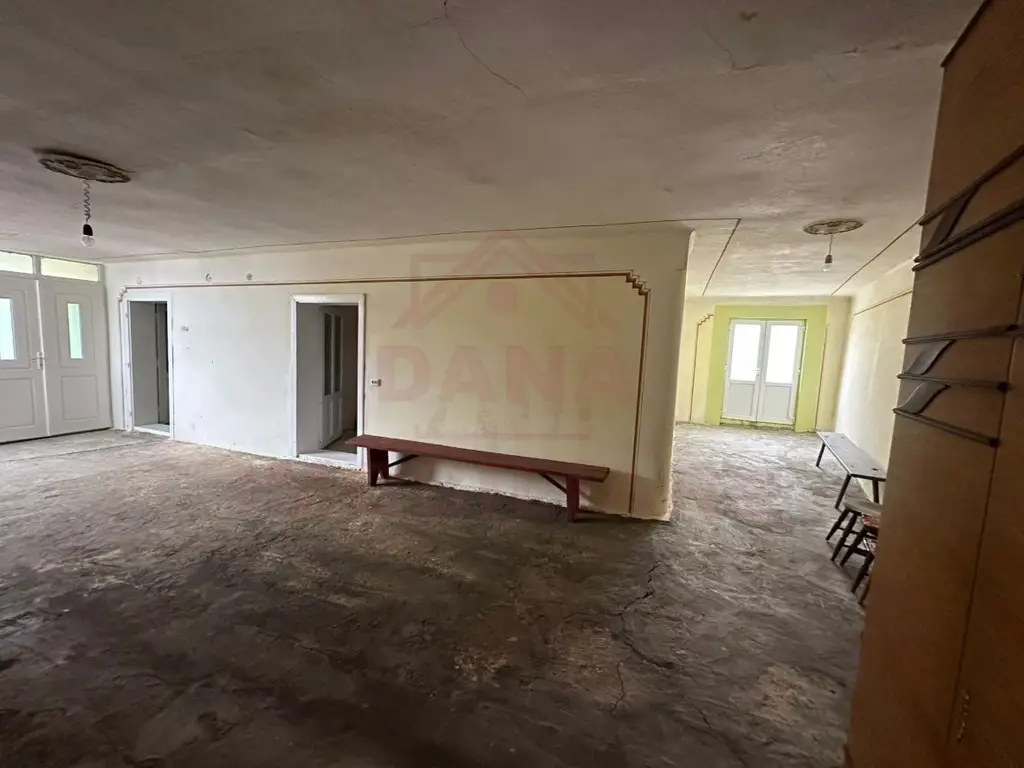 CASĂ DE VÎNZARE ÎN ILOVA\7 CAMERE, JUD.CARAȘ-SEVERIN