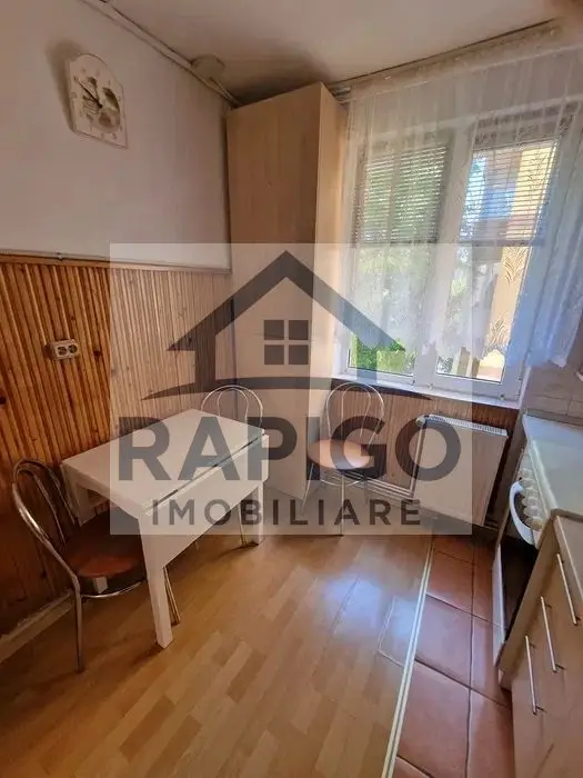 Apartament cu 2 camere decomandate, situat în zona Dacia