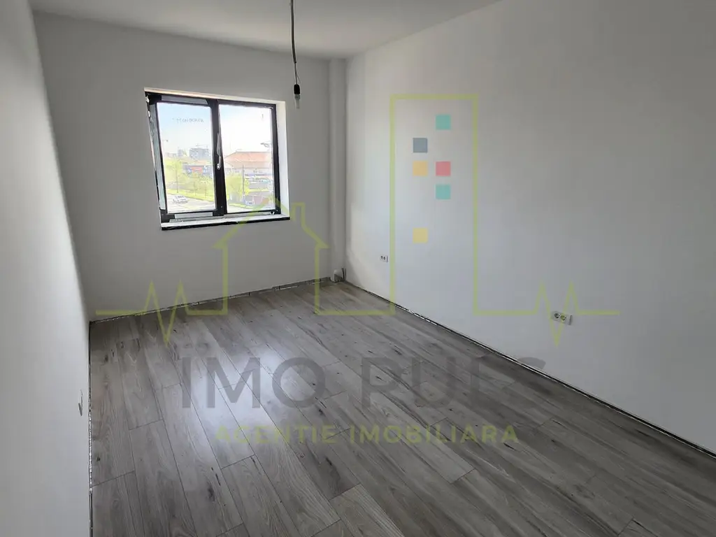 Decomandat. Etaj 1. Bucatarie inchisa.
