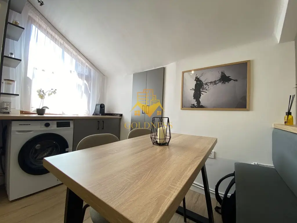 Apartament 40 mp la 2 minute de Piata Muzeului! Bloc istoric cu lift!