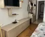 BRASADAS vinde garsoniera pe Ostrovului la etajul 1/4.