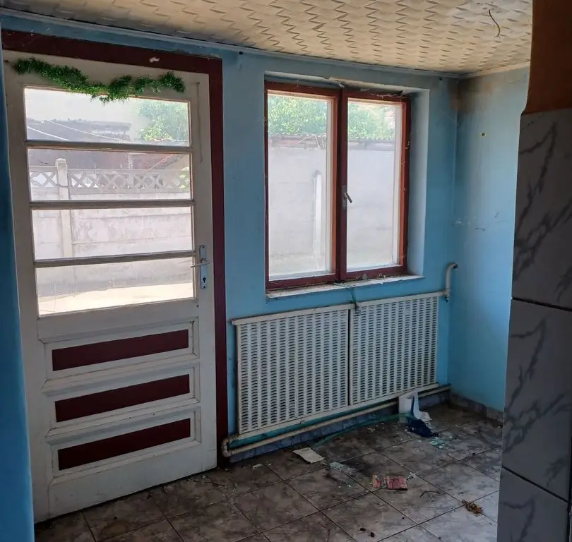 Casă, 500 mp, Muntele Găina. 600 E/lună (neg). Comision 0.