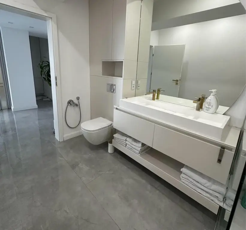 BRASAFAS vinde penthouse lux cu vedere panoramica.
