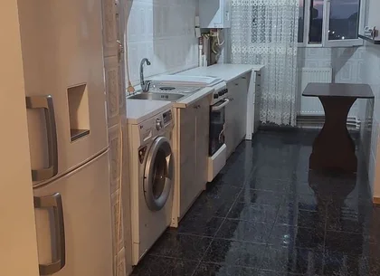 De inchiriat apartament 3 camere, Micro 20, 2100 lei