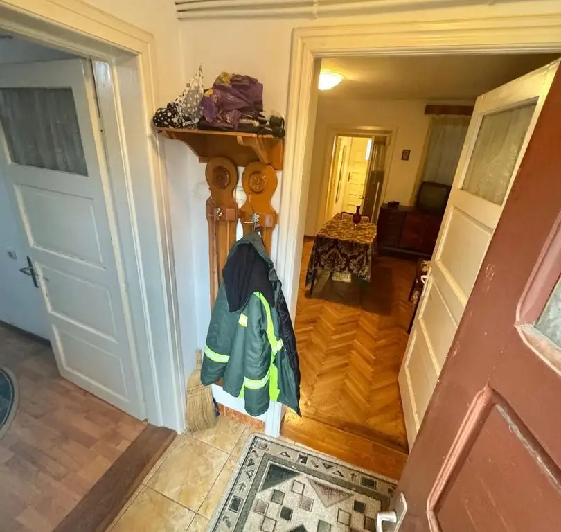 Casă de vânzare zona Str. Gheorghe Doja, 3 camere