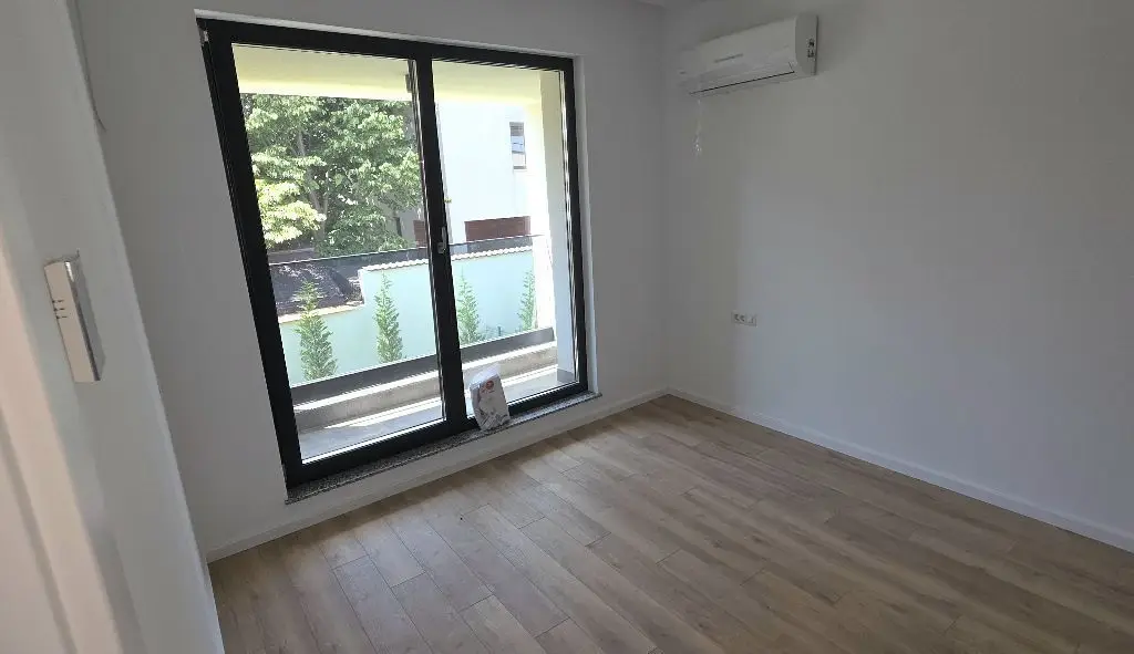 Giulesti duplex P+1 4 camere de vanzare