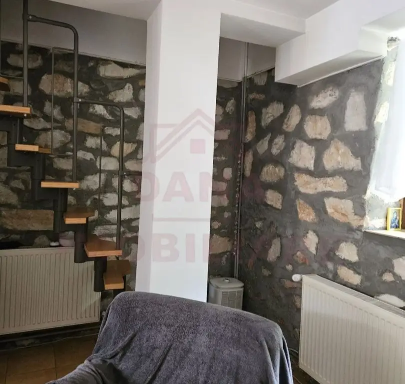 CASĂ DE VÂNZARE ÎN POUANA MĂRULUI,JUD. CARAȘ-SEVERIN