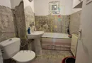 Aradului. Decomandat. 53.58 mp utili + balcon. Centrala proprie