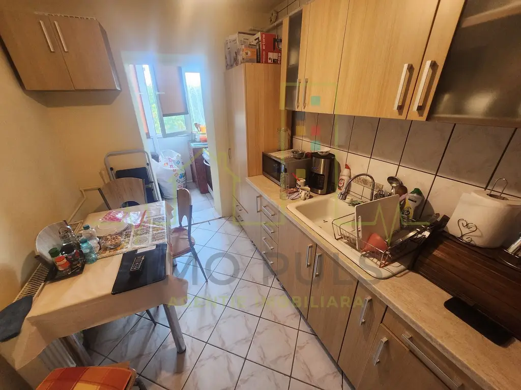 Apartament cu 3 camere. Decomandat. Lipovei. Bloc izolat.