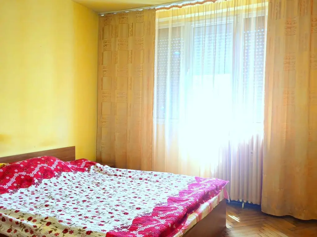 Apartament 3 camere de vanzare - Tiglina 1 - Strada Saturn - Etaj 2