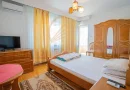 Apartament spațios cu 3 camere, 2 băi și 3 balcoane – zona FAR, bloc 2003