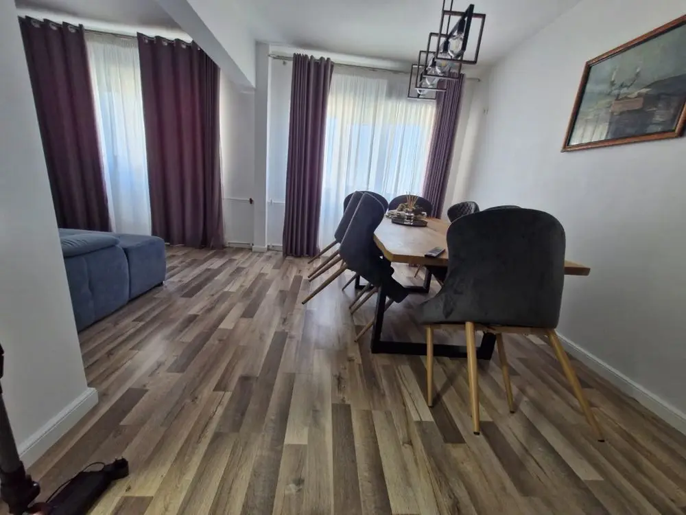 Apartament 4 camere, Dna Ghica