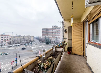 Apartament cu 4 camere decomandat cu vedere panoramica