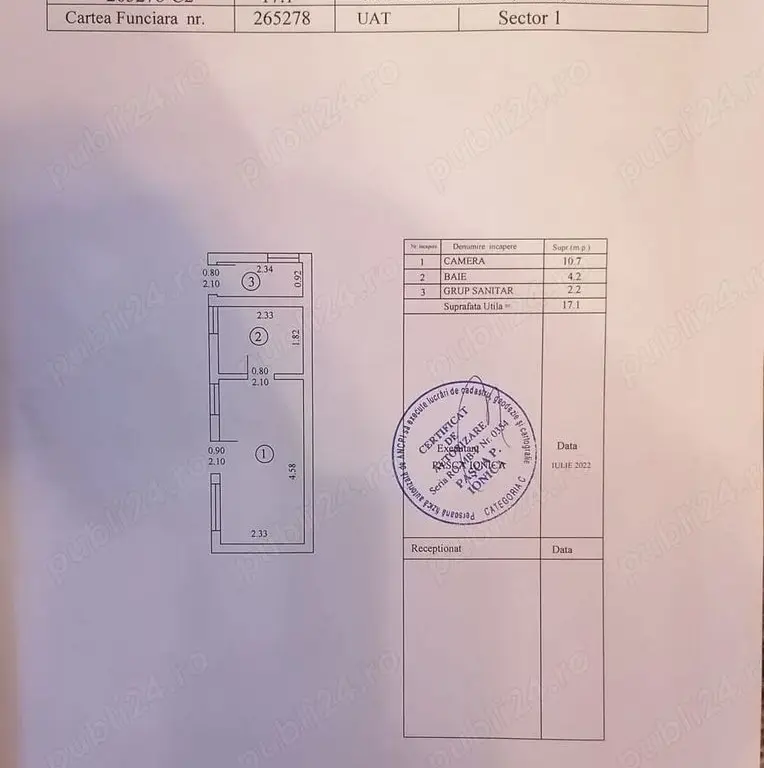 Vand casă cu teren.