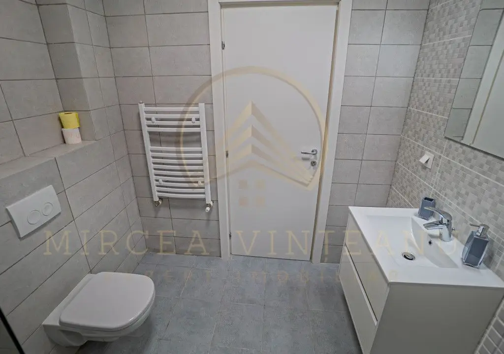 Stațiunea Mamaia - Garsoniera mobilata si utilata complet.