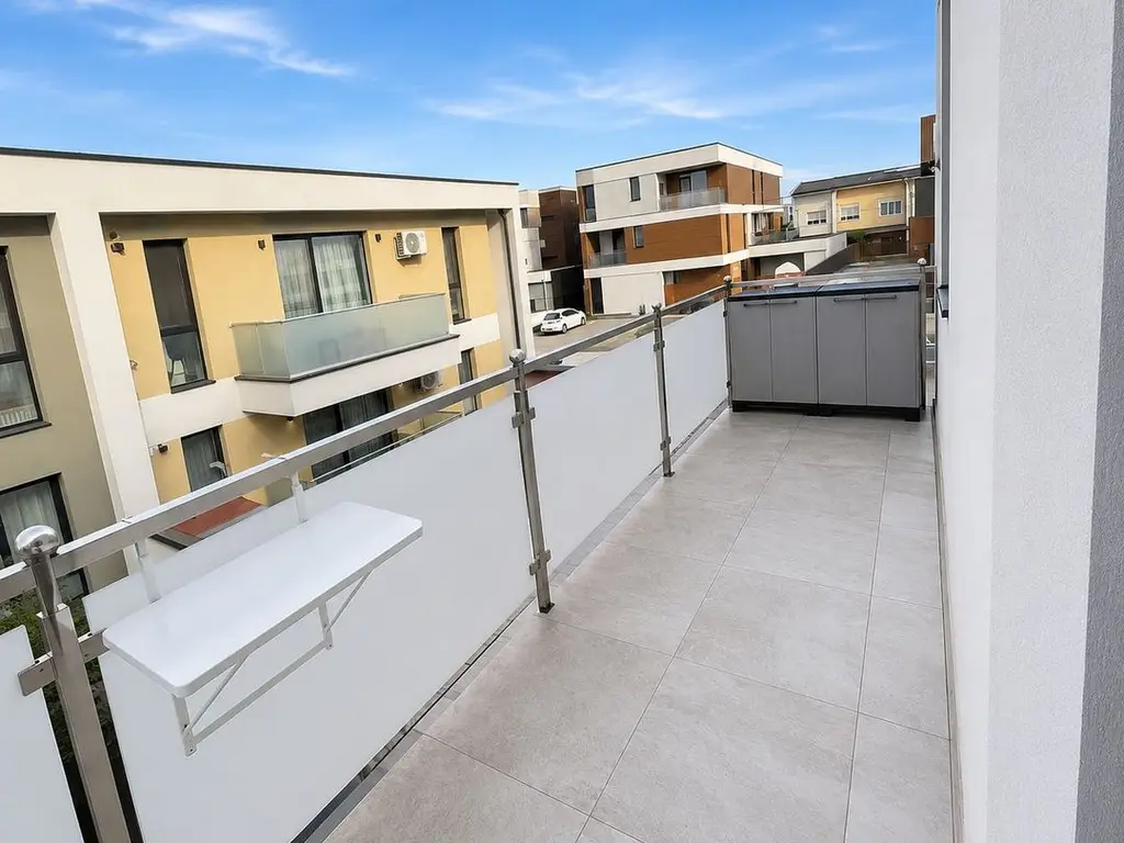 Apartament modern cu 3 camere de închiriat | Etaj 1 | 68 mp + terasă