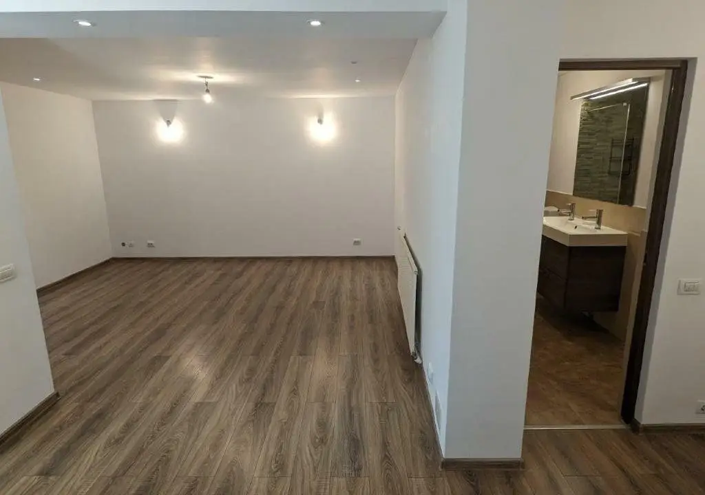Casa de Vanzare Crangasi | 3 Camere | 5 min de mers Metrou Crangasi