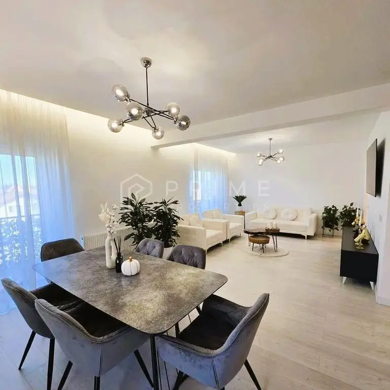 Penthouse 120 mp utili, 4 camere, cu terase generoase 60 mp, Unirii