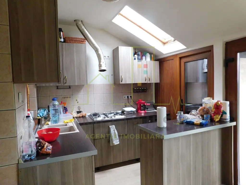 1/2 Duplex. Complet mobilat si utilat.