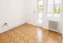 Apartament spațios cu 3 camere, 87 mp utili, 2 garaje, etaj 1 la casă