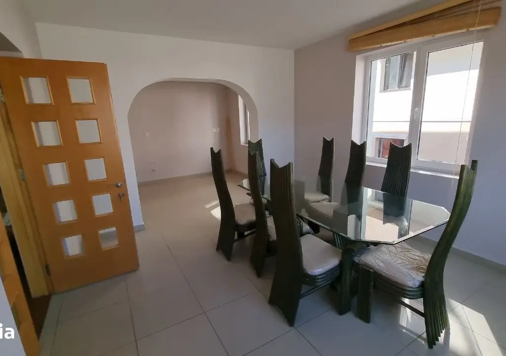Chirie sau Vânzare - Vila Mare 3 Apartamente + Buncăr – Privat Afacere