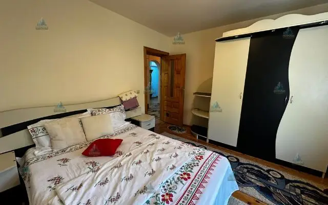 Apartament 4 camere de vânzare – Strada Daciei