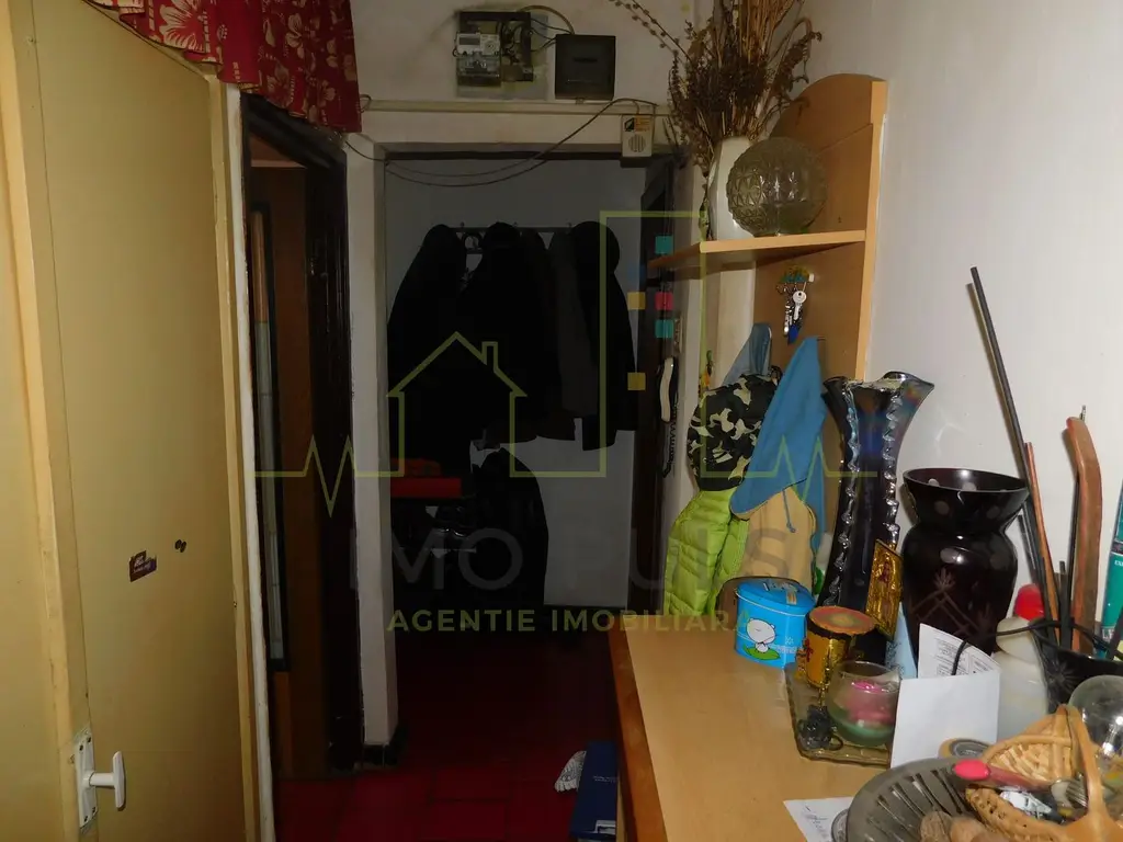4 camere la pret de 3. Pozitie excelenta.