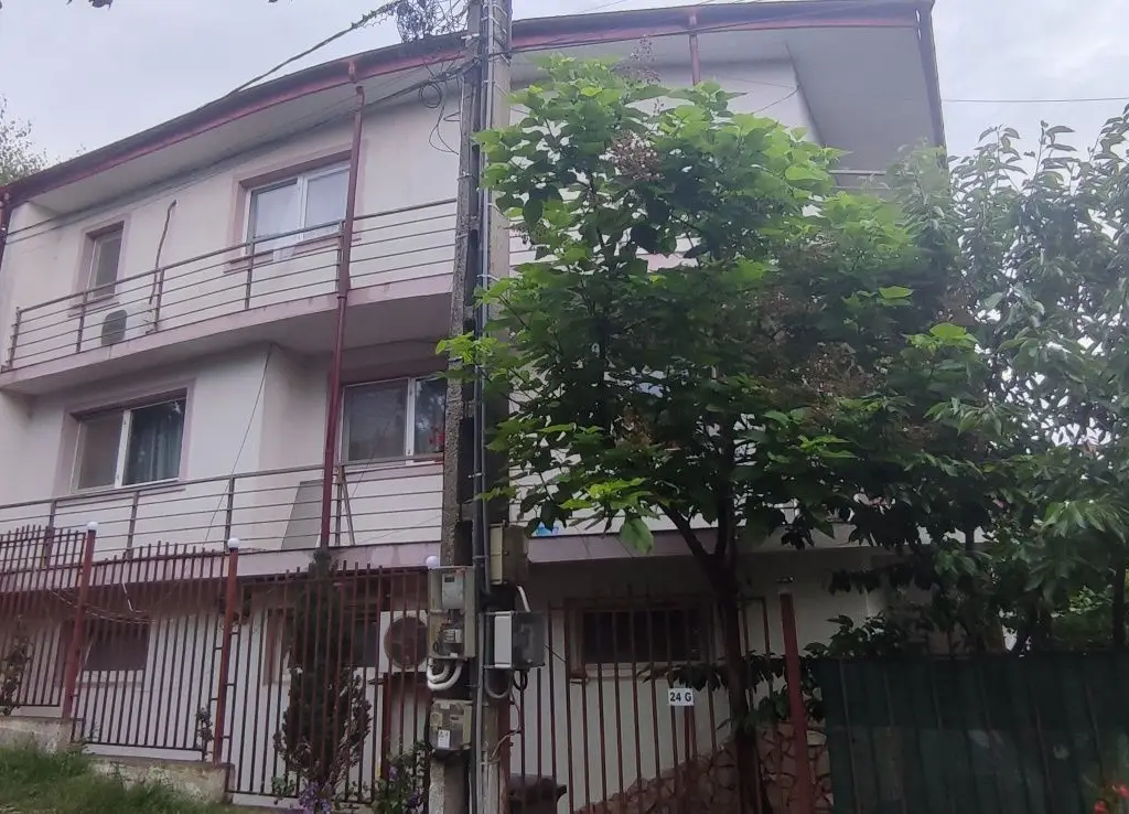 Casă/ Vila, 2008, 700mp, 1000mp D(P) + 2 + Pod