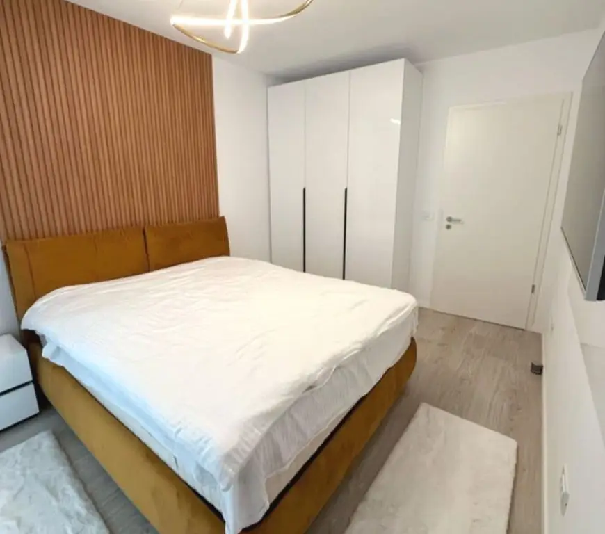 Apartament de lux 2 camere Zona Coresi Kasper 2 locuri de parcare boxă