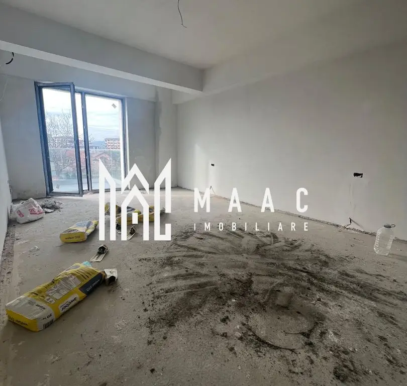 Studio | Dem Radulescu- Ostroveni | Bloc intabulat