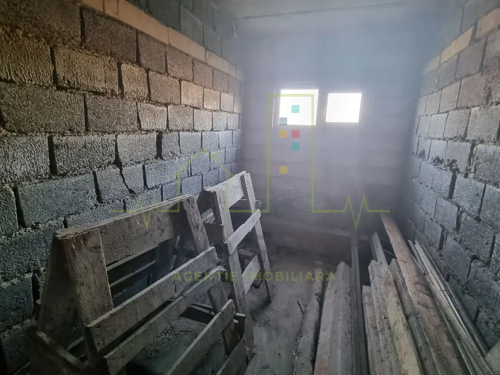 1/2 Duplex in centrul localitati Utvin.