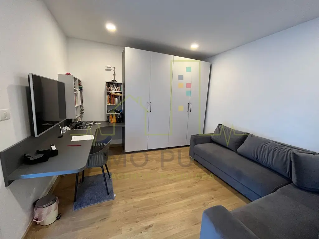 Apartament pe 3 nivele. Terasa 30 mp. 2 Balcoane. 2 Bai. Gradina