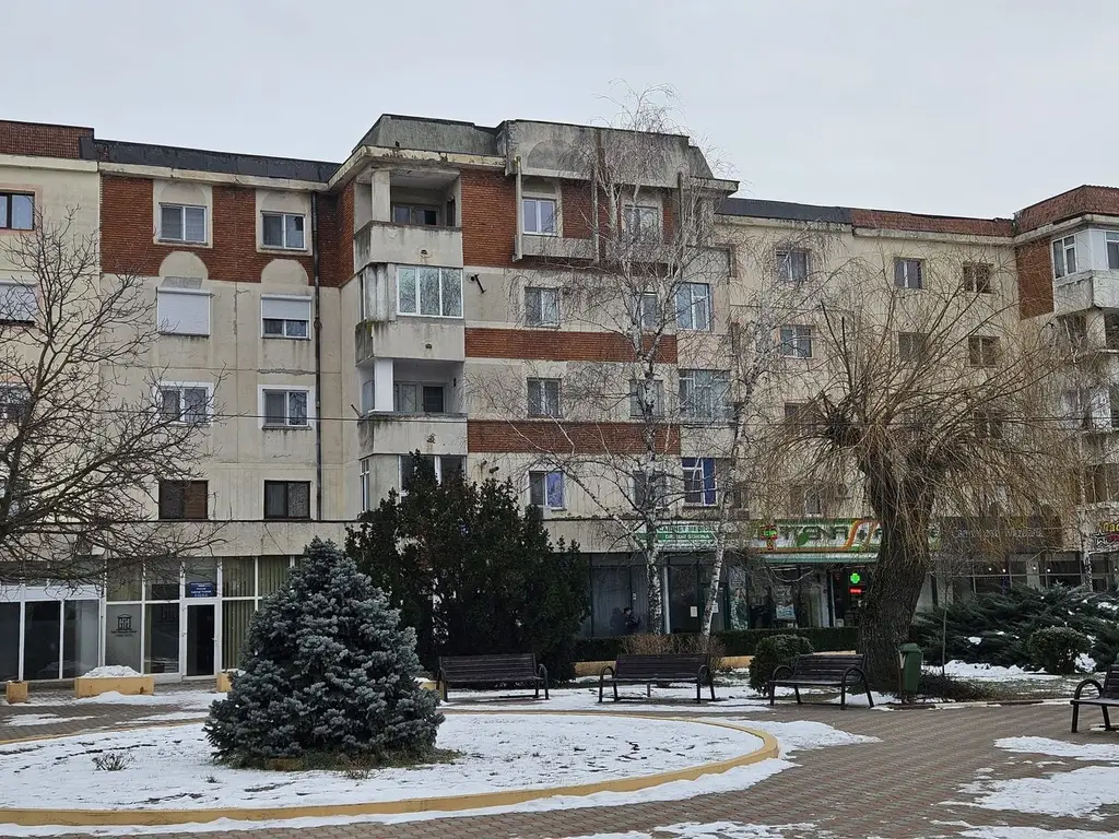 Apartament 3 camere, Ultracentral, Costesti
