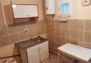 BRASADAS vinde Garsoniera pe Ostrovului la PARTER.