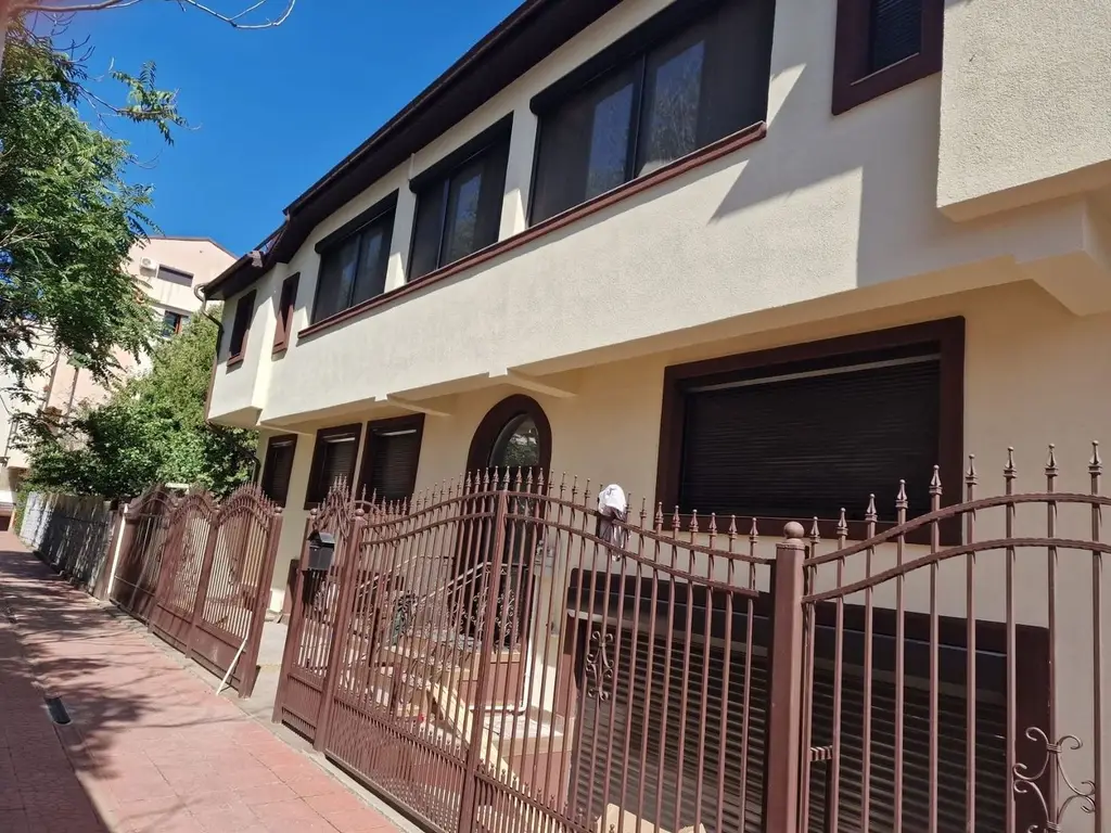 Vila zona centrala (zona mosilor),construcţie 2015, direct proprietar
