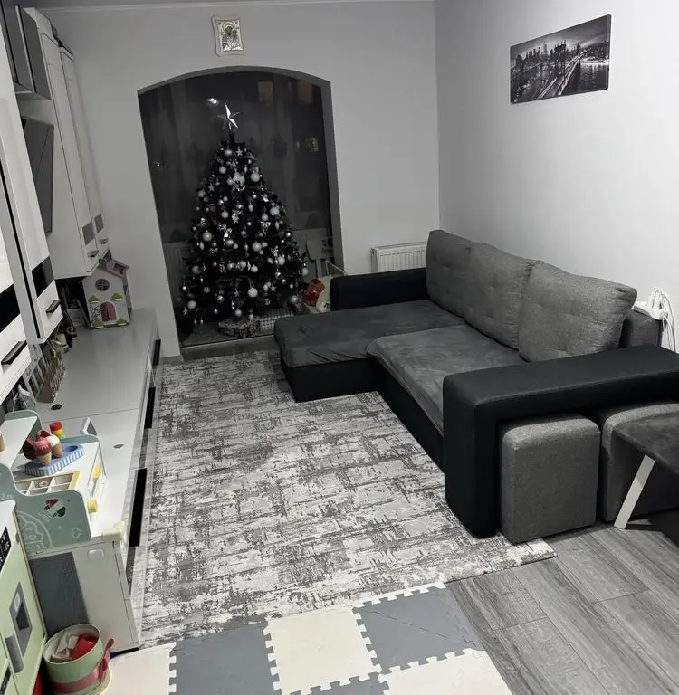 BRASADAS vinde ap 2 cam etaj 3/4 Micro 17.