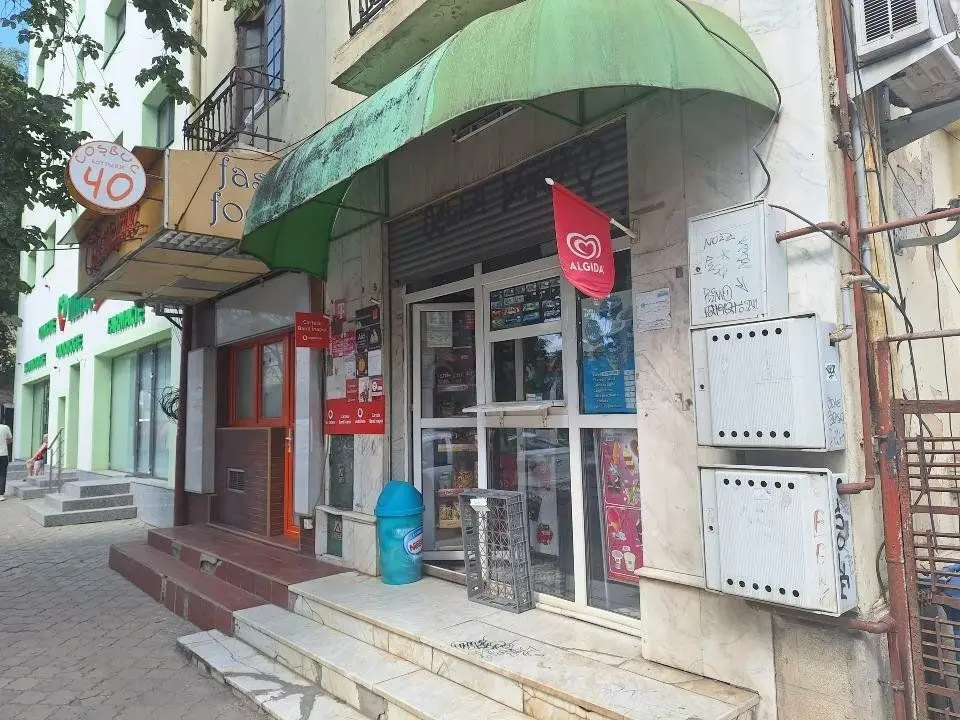 Vand 2 spatii comerciale alaturate, 40mp fiecare p+s , Bdul George Cosbuc