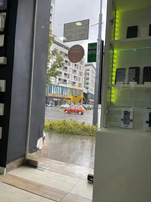 Spațiu comercial 53 mp, vitrină, Platinia, Moților, Semicentral