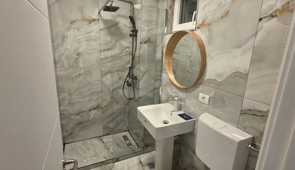 Romana Coloane apartament 3 camere mobilate si utilate