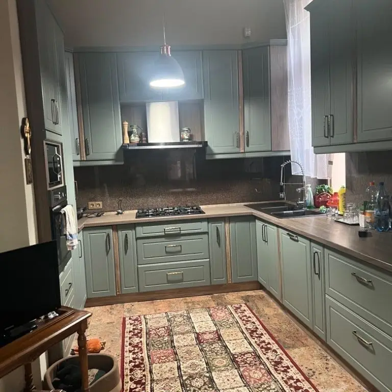 BRASADAS vinde casa cu 3 dormitoare in zona Titulescu.