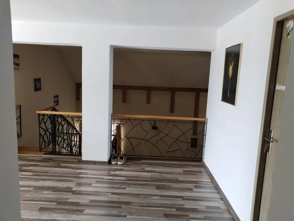 Persoană fizică vănd casă cu etaj strada.Moara de Vănt