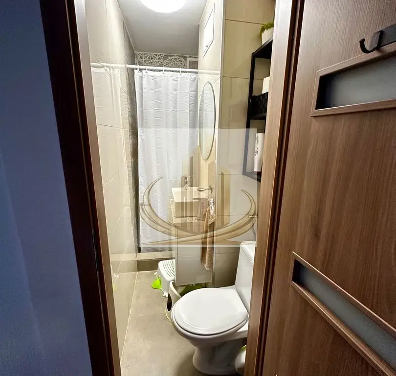 Apartament cu 4 camere si 2 bai | 84 mp | decomandat | zonă centrală