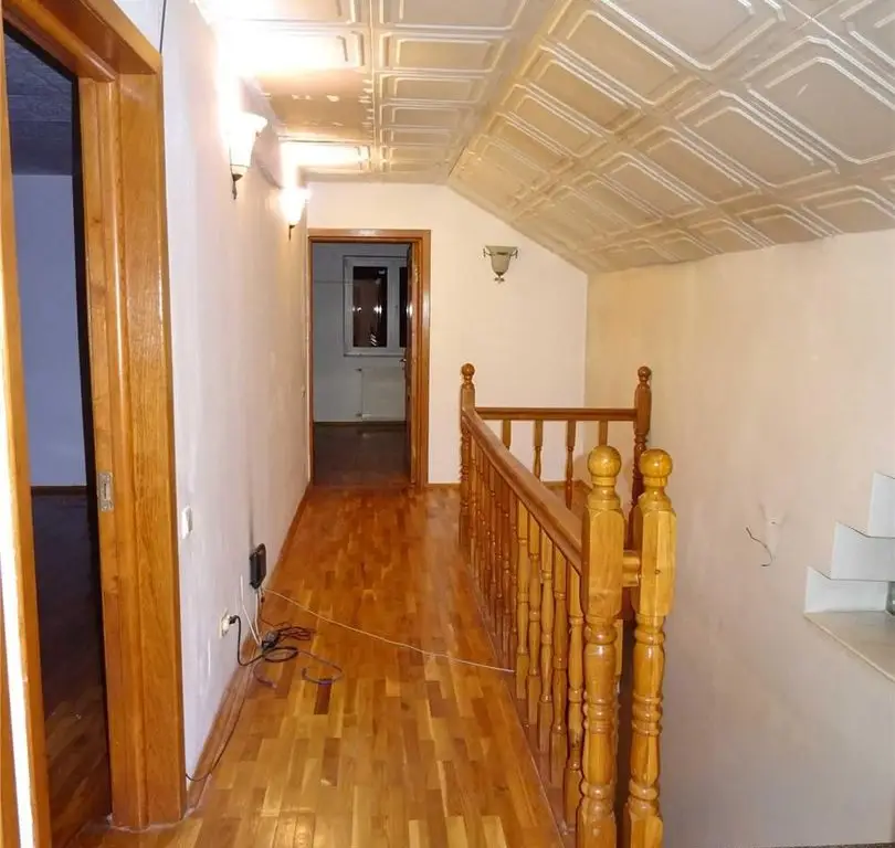 Vila 7 camere 285.000 euro, negociabil